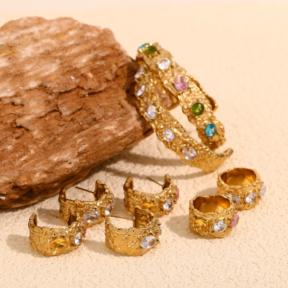 Anel Oval Com Zircônia Banhado a Ouro