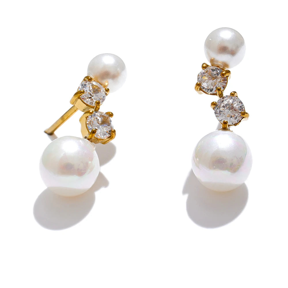 Brincos de Pino com Pérolas Banhado a Ouro e Zircônia