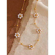 Colar Flor de Pérola Banhado a Ouro