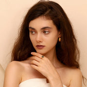 Anel de Pérola Elegante Luxuoso Banhado a Ouro