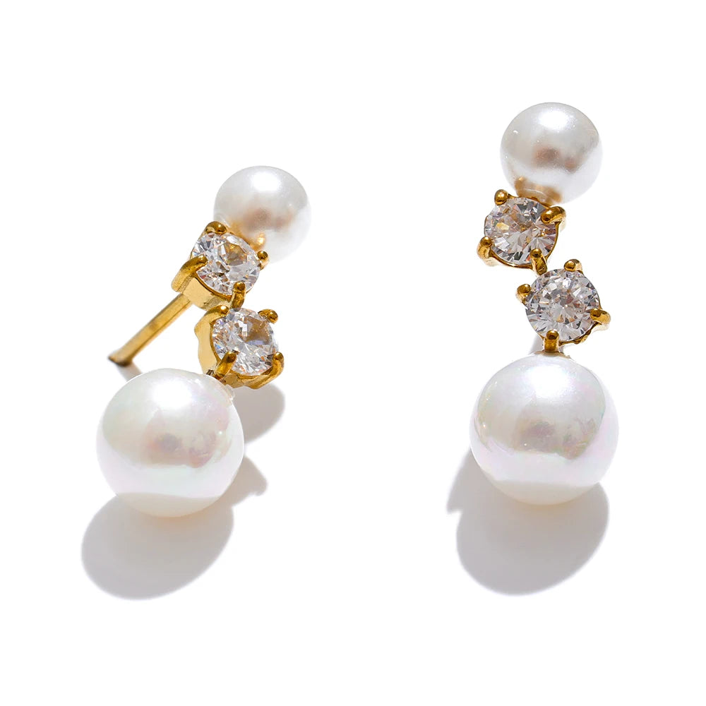 Brincos de Pino com Pérolas Banhado a Ouro e Zircônia