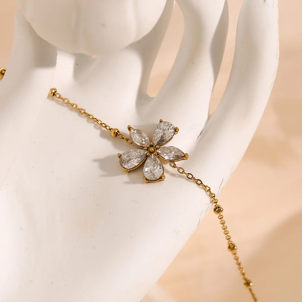 Pulseira de Flor de Zircônias, Banhada a Ouro