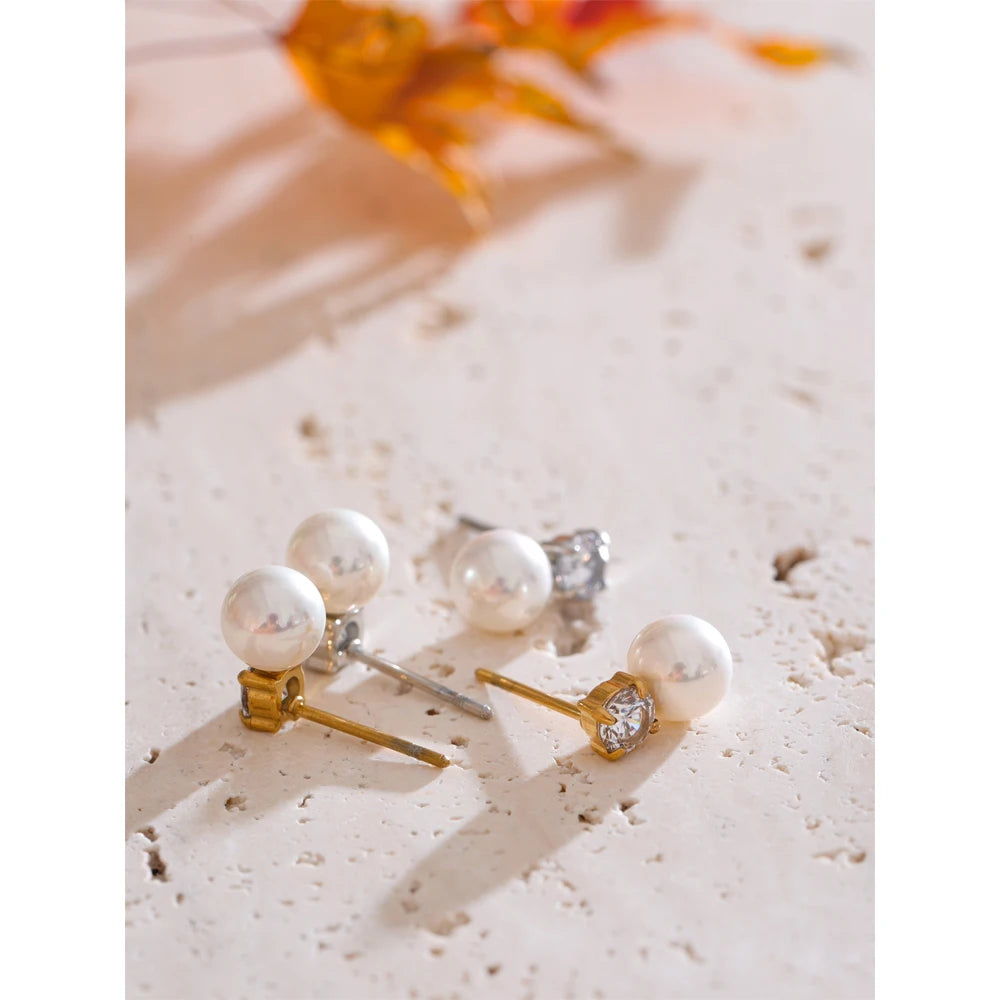Brincos de Pino Redondos com Pérolas Banhado a Ouro 18K