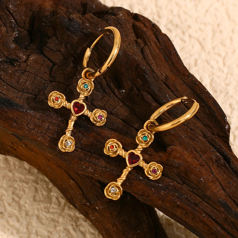 Conjunto De Colar e Pingente e Cruz de Rosa