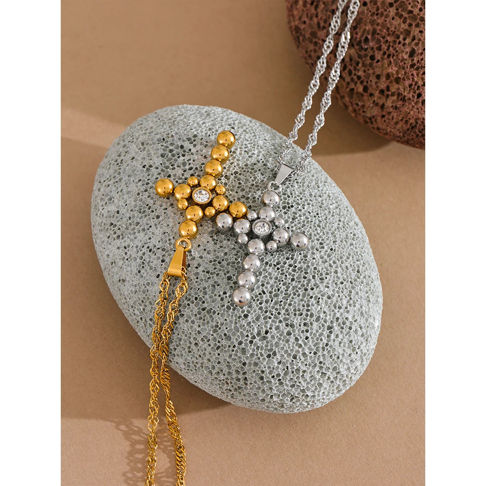 Colar com Pingente de Cruz Banhada a Ouro 18k