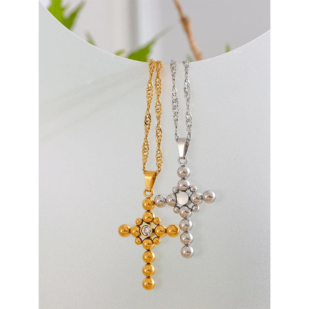Colar com Pingente de Cruz Banhada a Ouro 18k