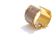 Pulseira Cuff Larga Com Design de Sol Banhado a Ouro 18k
