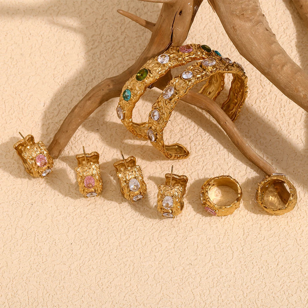 Anel Oval Com Zircônia Banhado a Ouro