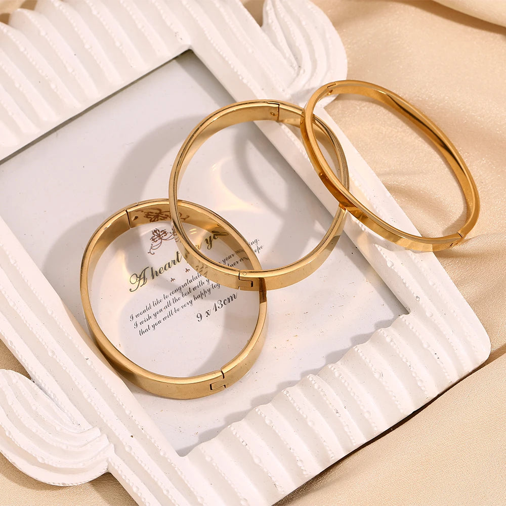 Pulseira Minimalista Brilhante, Banhada a Ouro