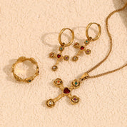 Conjunto De Colar e Pingente e Cruz de Rosa