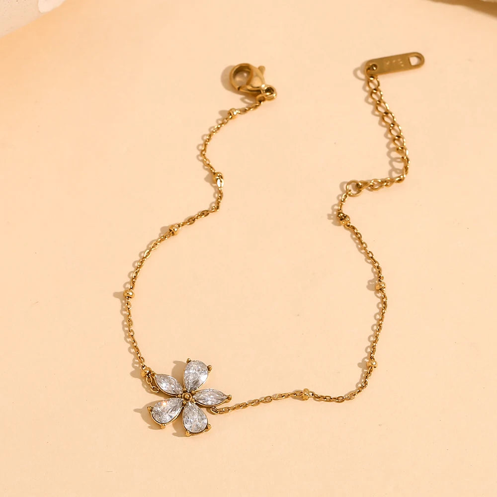 Pulseira de Flor de Zircônias, Banhada a Ouro