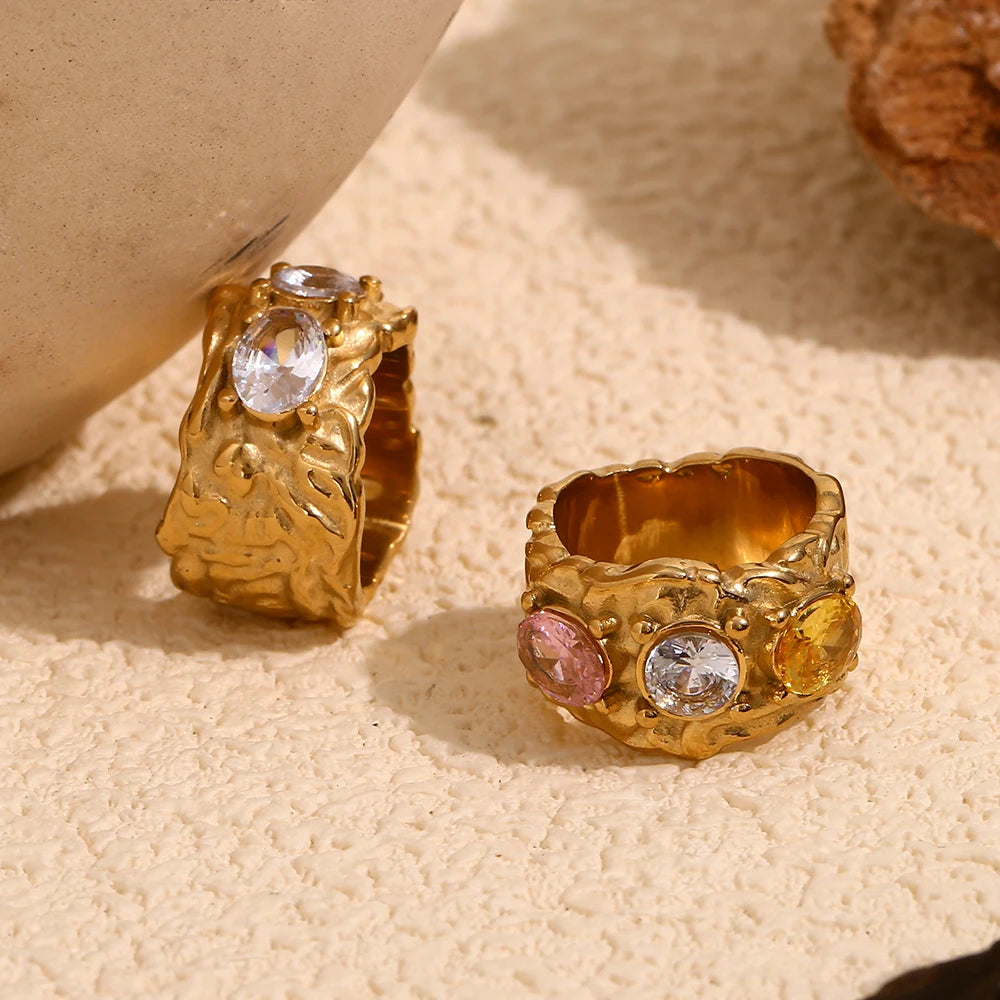 Anel Oval Com Zircônia Banhado a Ouro