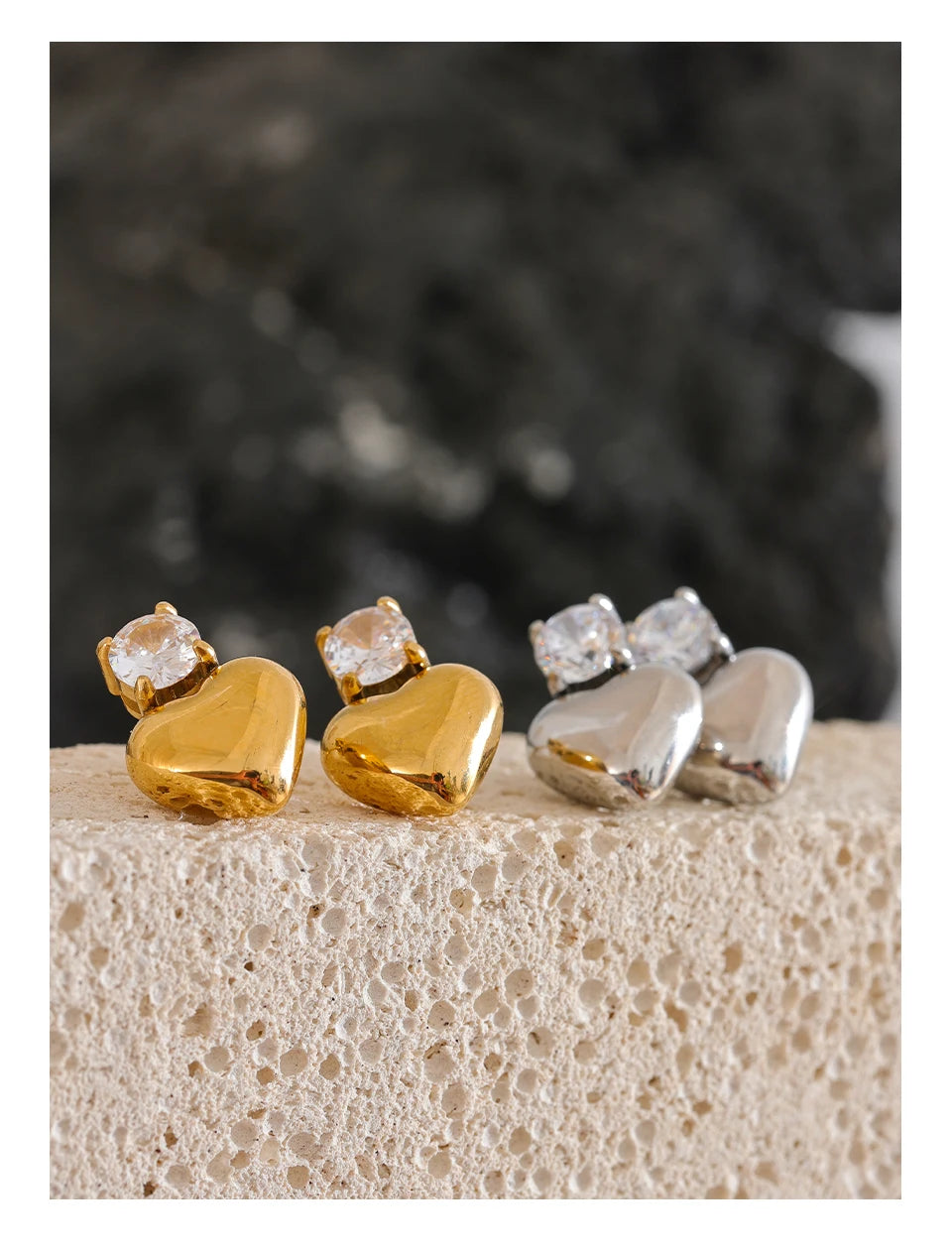 Brincos de Coração com Zircônias Banhado a Ouro 18k
