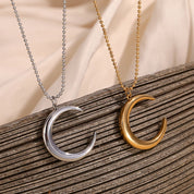 Colar com Pingente Lua Charme Banhado a Ouro